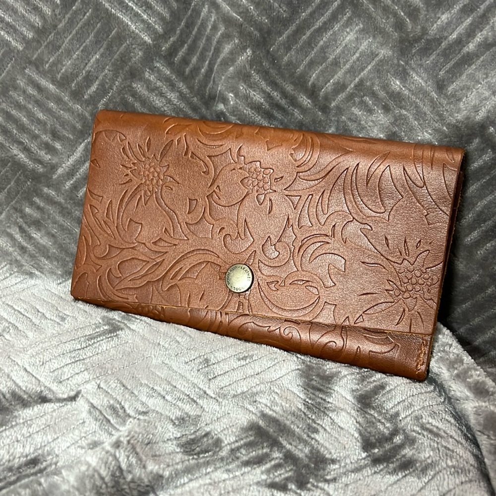 Portland Leather Rancher Wallet in Meadow